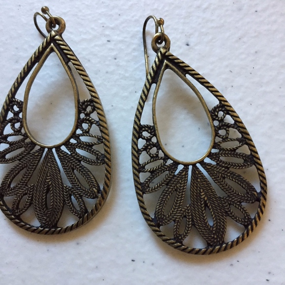 Jewelry - Earrings